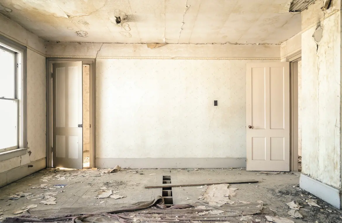 Waste disposal crew managing a cleanout project in Burlingame